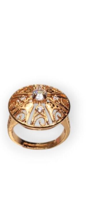 Vintage-Inspired Gold Statement Ring – Elegant Filigree Design